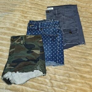 💚 3 Pairs of Y2K Cut-Off Shorts